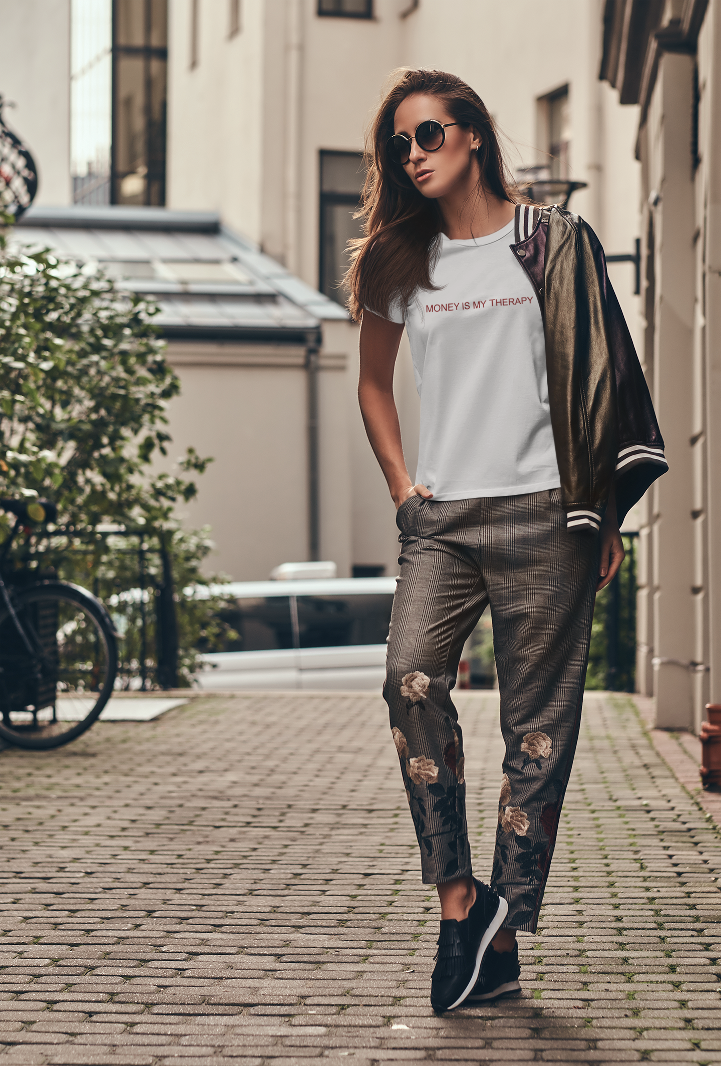 Money is my therapy Text T-Shirt